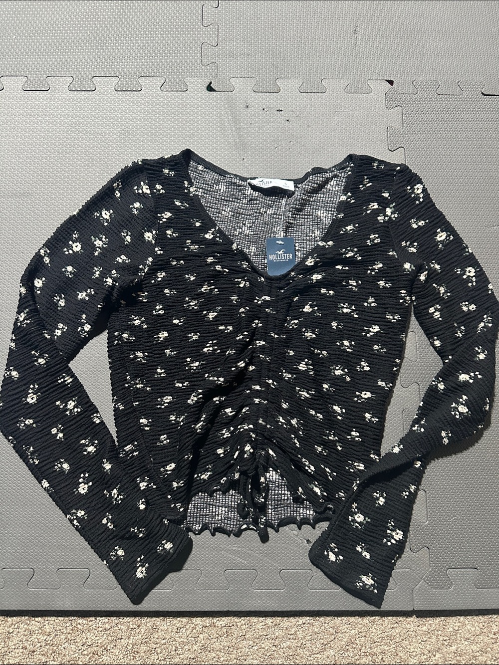 Hollister Black Long-Sleeve Floral Ruched V-Neck Top